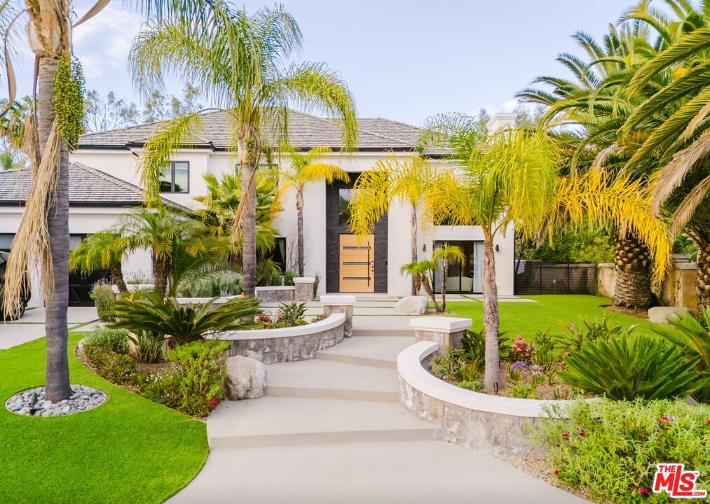 Backyard, Exterior, Facade, Mediterranean