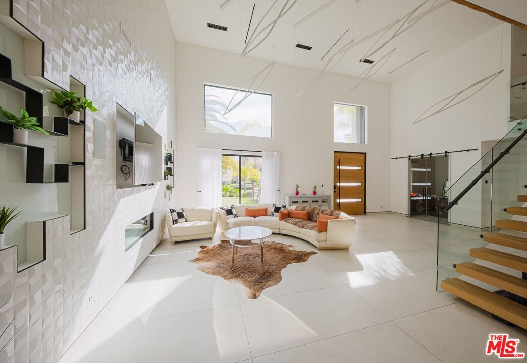 Fireplace, Interior, Living room