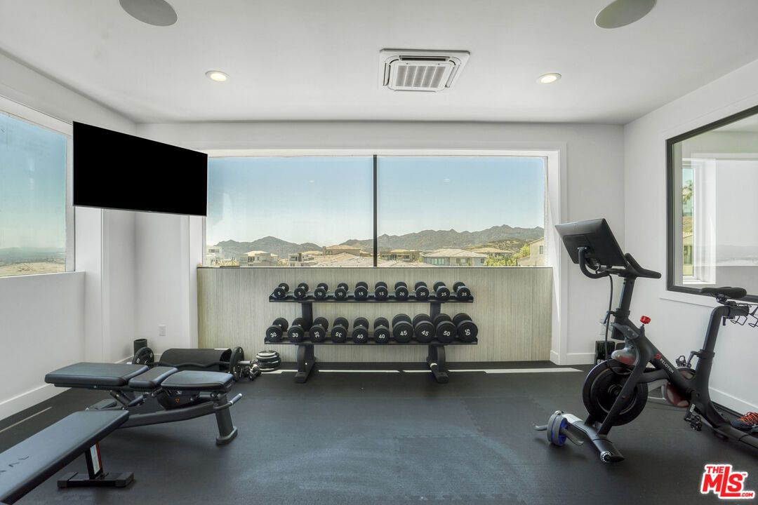 Fitness Equipment, Interior, Recessed Lighting