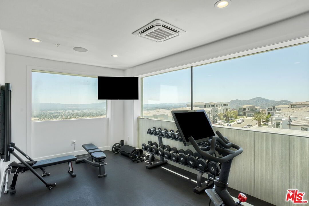 Fitness Equipment, Interior, Recessed Lighting