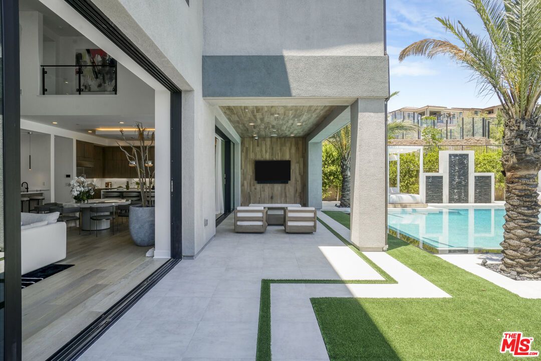 Backyard, Exterior, Pool
