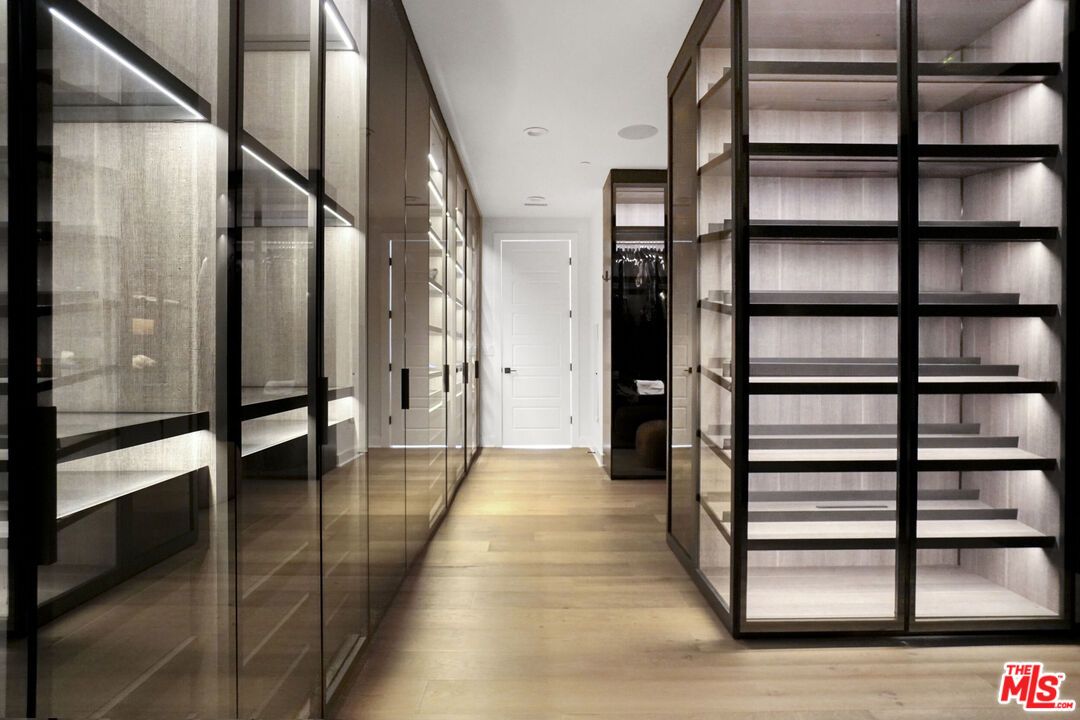 Interior, Recessed Lighting, Walk-in Closets, Wood Texture Flooring