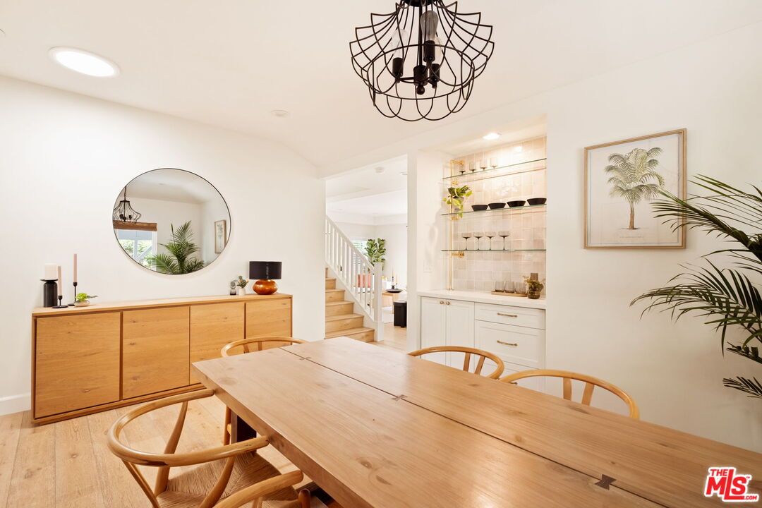 Chandelier, Dining room, Interior, Recessed Lighting, Wood Texture Flooring