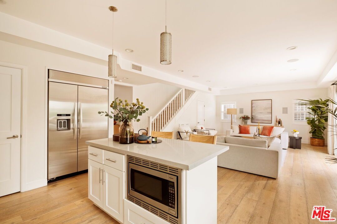 Interior, Kitchen, Living room, Pendant Lights, Recessed Lighting, Stainless Steel Appliances, Wood Texture Flooring