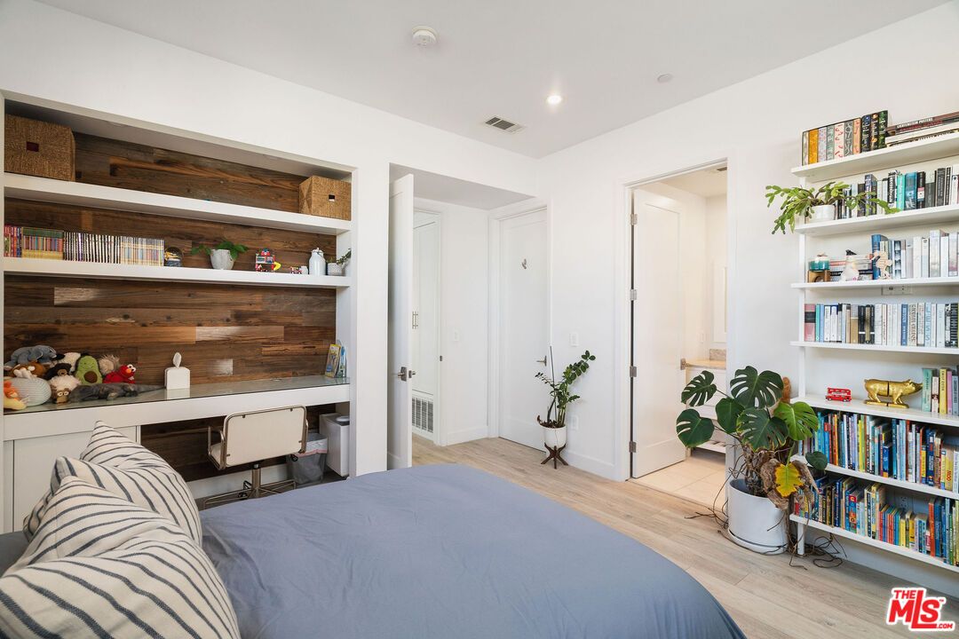 Bedroom, Home Office, Interior, Recessed Lighting, Wood Texture Flooring