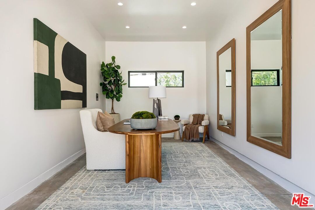 Dining room, Interior, Recessed Lighting