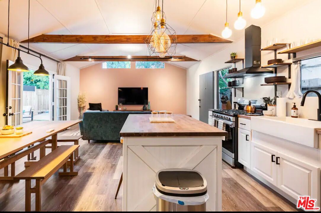 Interior, Kitchen, Living room, Pendant Lights, Recessed Lighting, Wooden Beams, Wood Texture Flooring