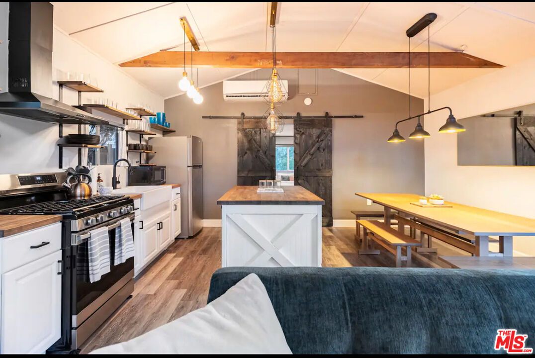 Dining room, Interior, Kitchen, Pendant Lights, Wooden Beams, Wood Texture Flooring