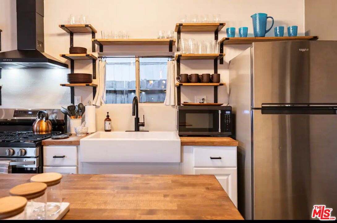 Interior, Kitchen, Stainless Steel Appliances, Water