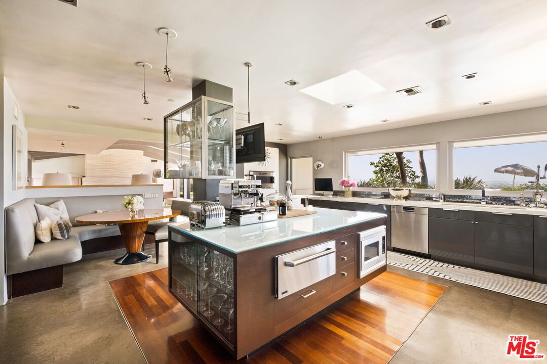 Interior, Kitchen, Living room, Pendant Lights, Recessed Lighting, Stainless Steel Appliances, Wood Texture Flooring