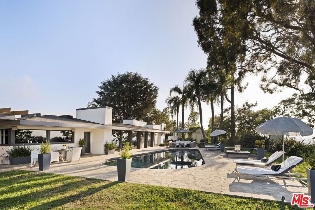 Backyard, Exterior, Pool