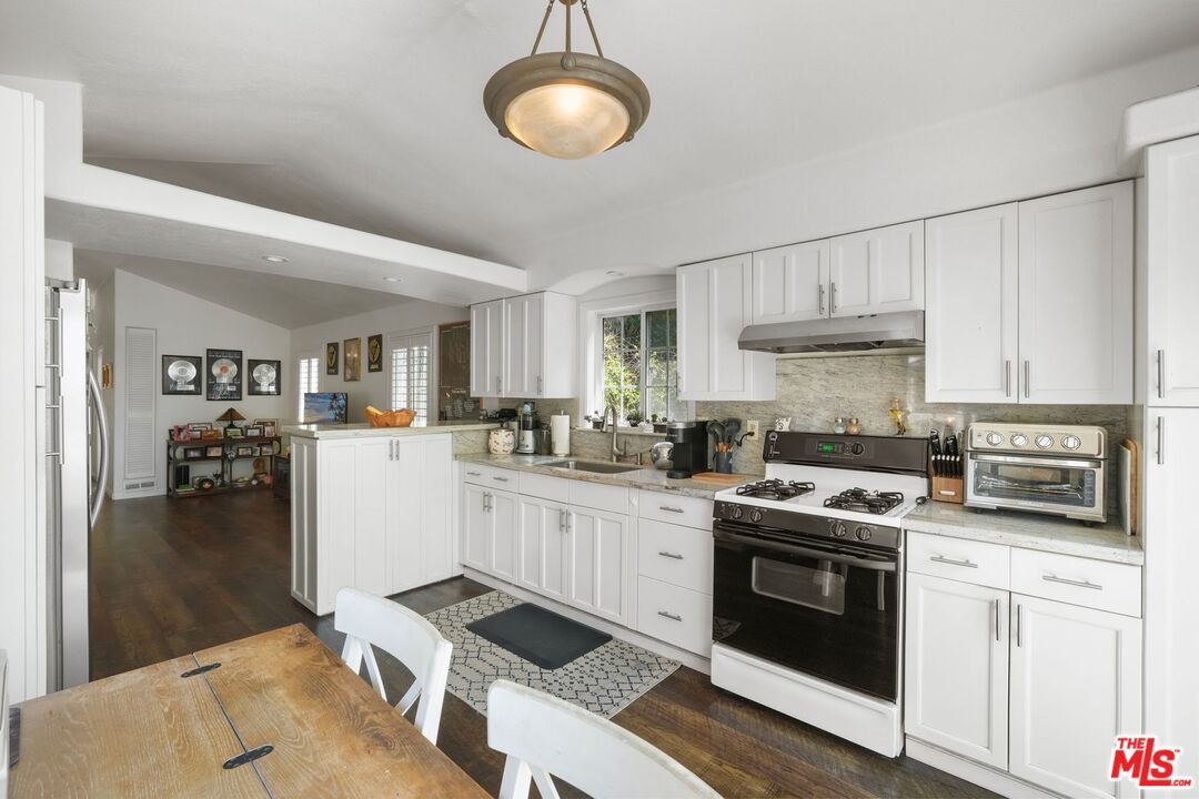 Dining room, Interior, Kitchen, Recessed Lighting, Stainless Steel Appliances, Wood Texture Flooring