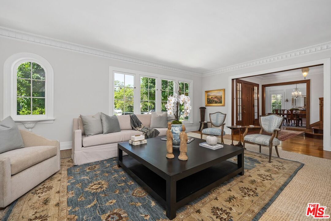 Chandelier, Interior, Living room, Wood Texture Flooring