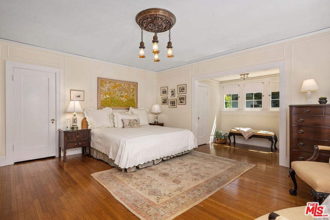 Bedroom, Interior, Pendant Lights, Wood Texture Flooring