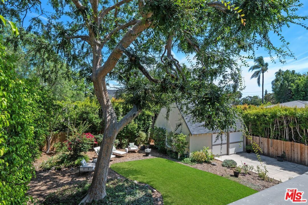 Backyard, Detached Garage, Exterior