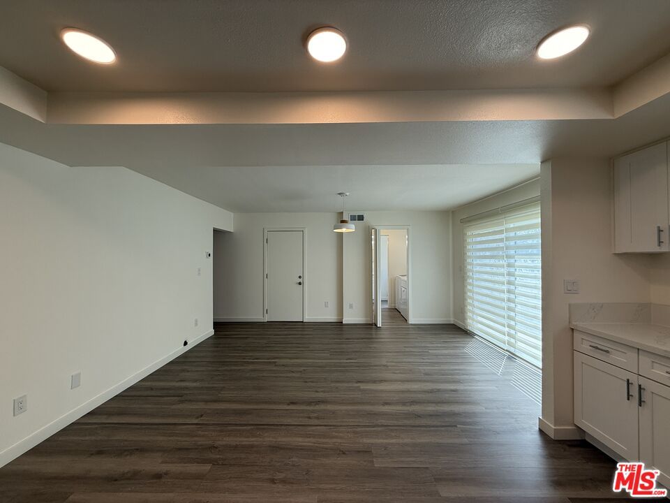 Empty room, Interior, Pendant Lights, Recessed Lighting, Wood Texture Flooring