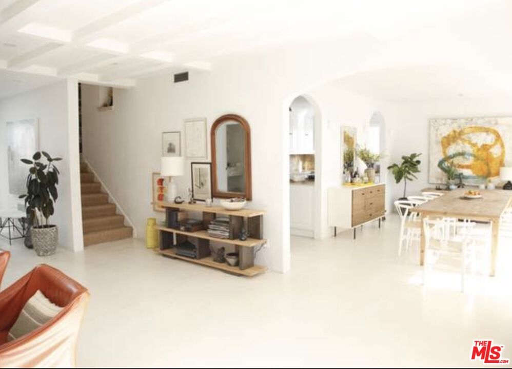 Dining room, Interior