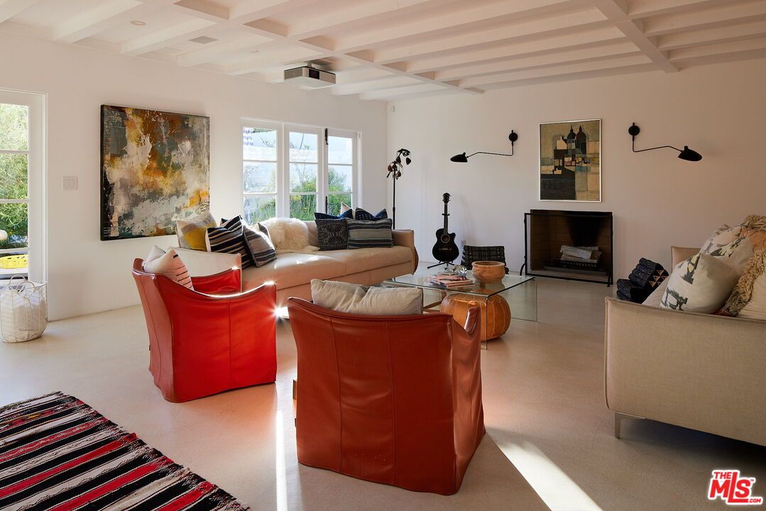 Fireplace, Interior, Living room