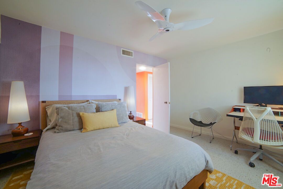 Bedroom, Interior, Water