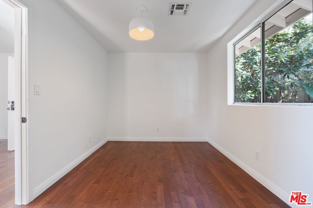 Empty room, Interior, Pendant Lights, Wood Texture Flooring