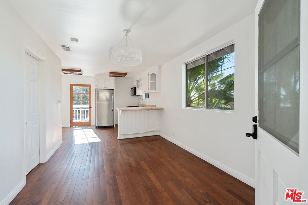 Chandelier, Interior, Kitchen, Wood Texture Flooring