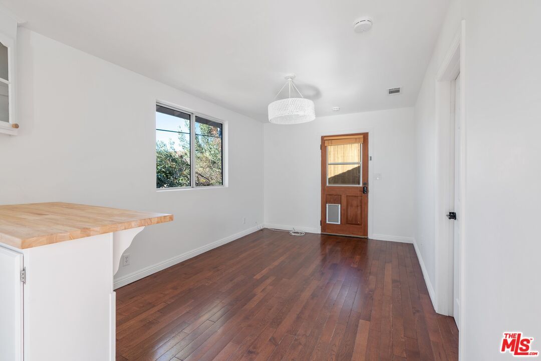 Chandelier, Empty room, Interior, Wood Texture Flooring