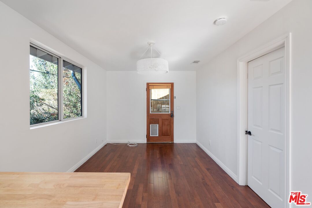 Chandelier, Empty room, Interior, Wood Texture Flooring