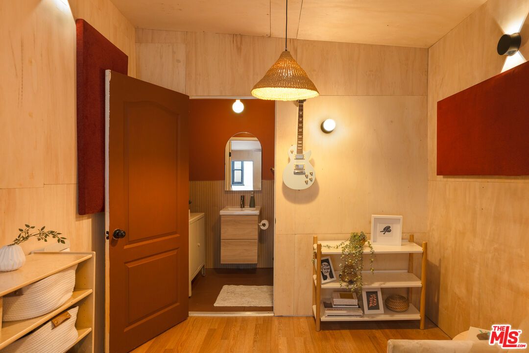 Interior, Pendant Lights, Wood Texture Flooring, Wooden Walls