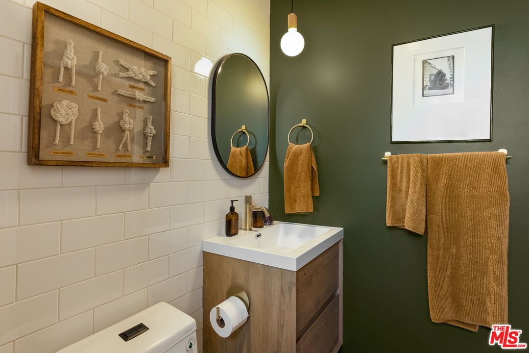 Bathroom, Interior, Pendant Lights