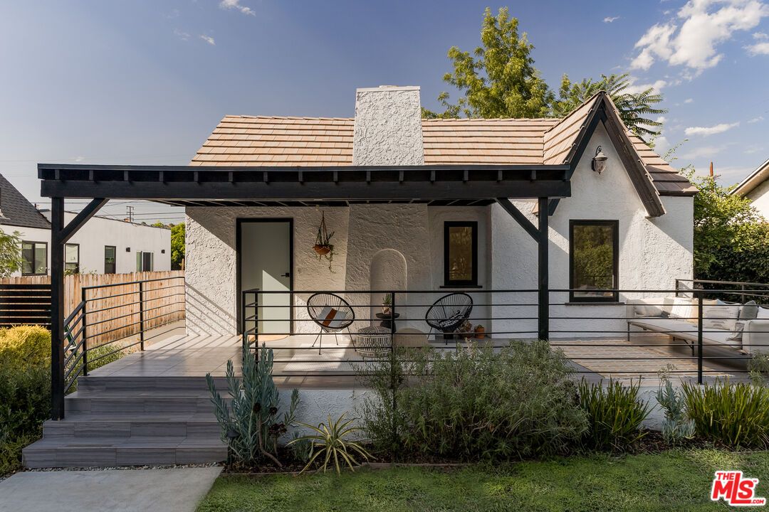 Exterior, Facade, Spanish Mediterranean