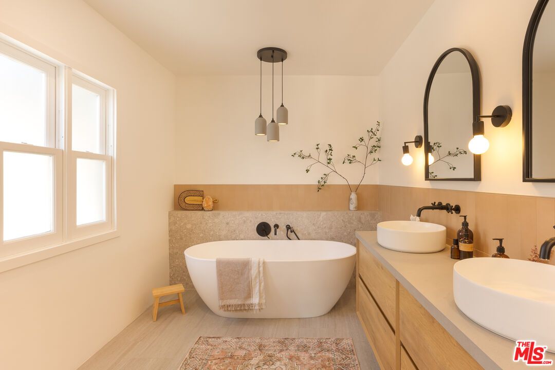Bathroom, Dual Sink Vanities, Free Standing Baths, Interior, Pendant Lights