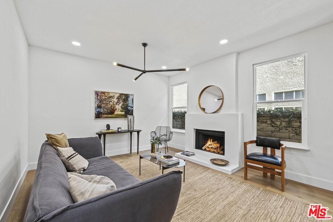 Fireplace, Interior, Living room, Pendant Lights, Recessed Lighting, Wood Texture Flooring