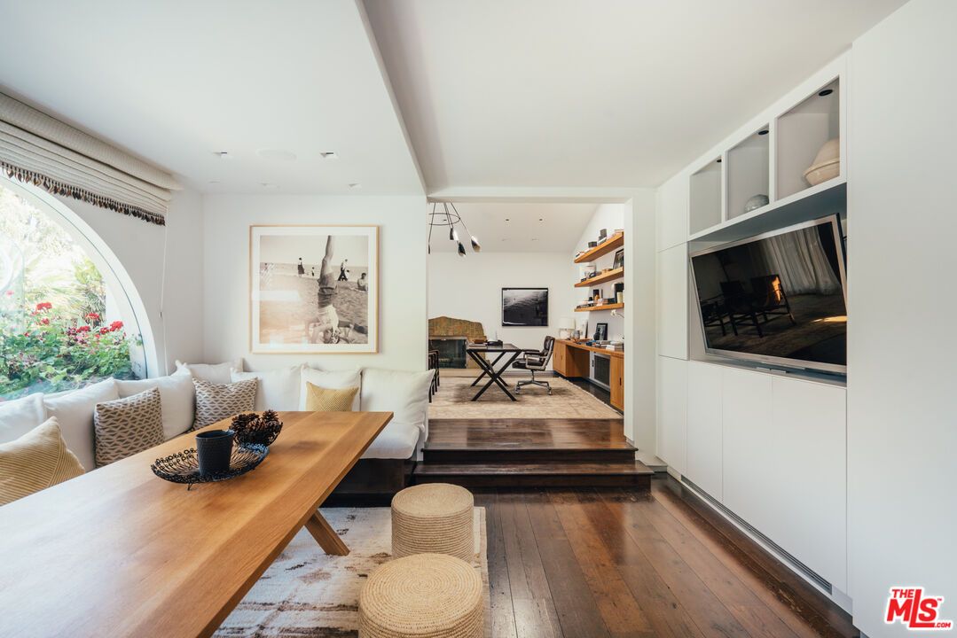 Dining room, Interior, Living room, Recessed Lighting, Wood Texture Flooring