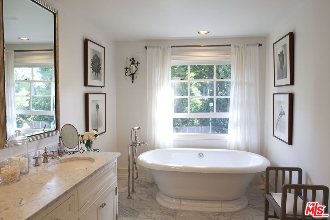 Bathroom, Dual Sink Vanities, Free Standing Baths, Interior, Marble, Recessed Lighting