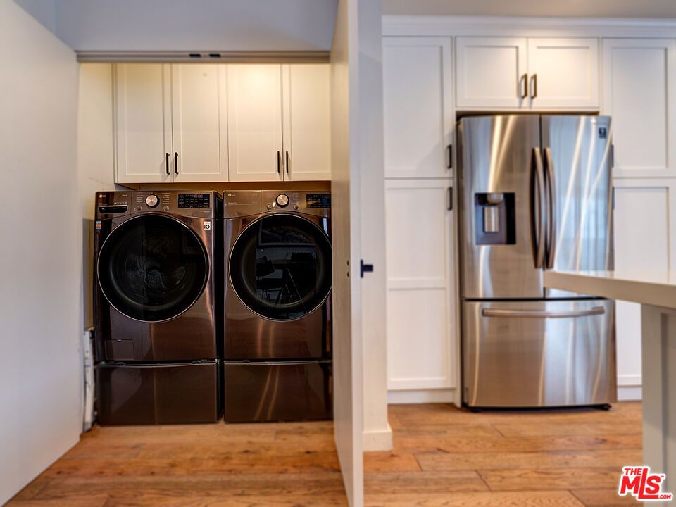 Interior, Kitchen, Stainless Steel Appliances, Washer, Wood Texture Flooring