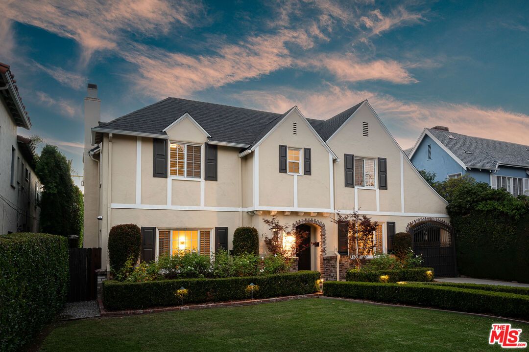 Backyard, Exterior, Facade, Farmhouse