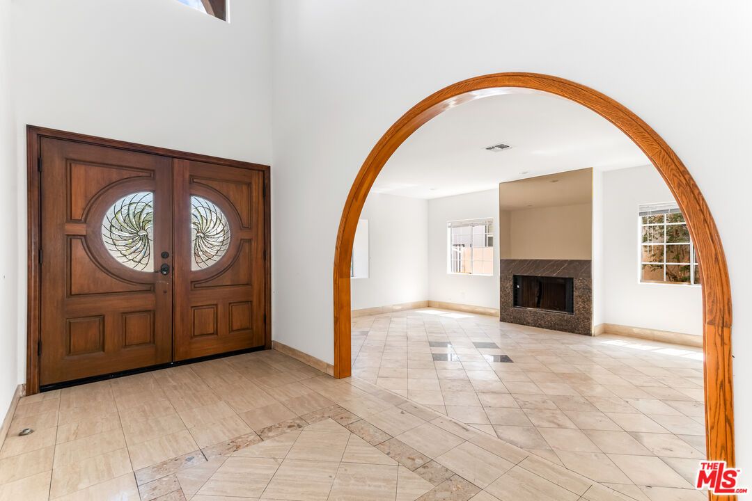 Fireplace, Interior