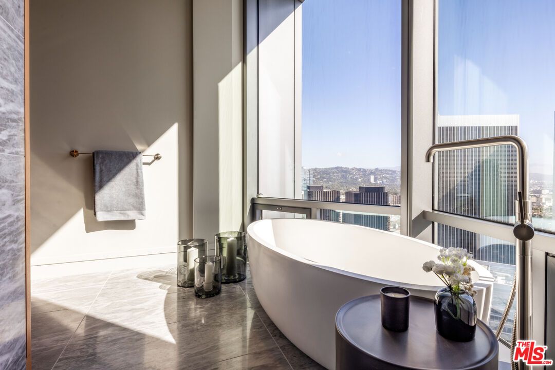 Bathroom, Free Standing Baths, Interior