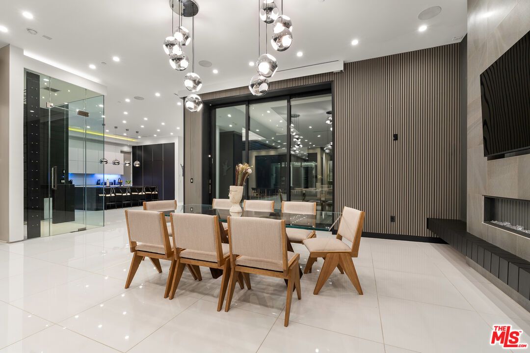 Dining room, Interior, Pendant Lights, Recessed Lighting