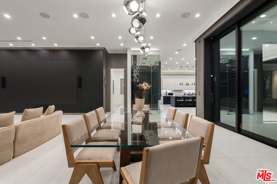 Dining room, Interior, Pendant Lights, Recessed Lighting