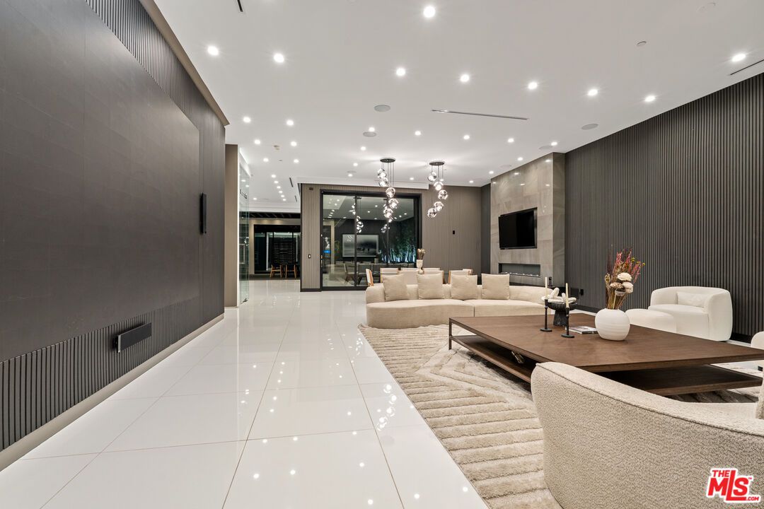Interior, Living room, Pendant Lights, Recessed Lighting