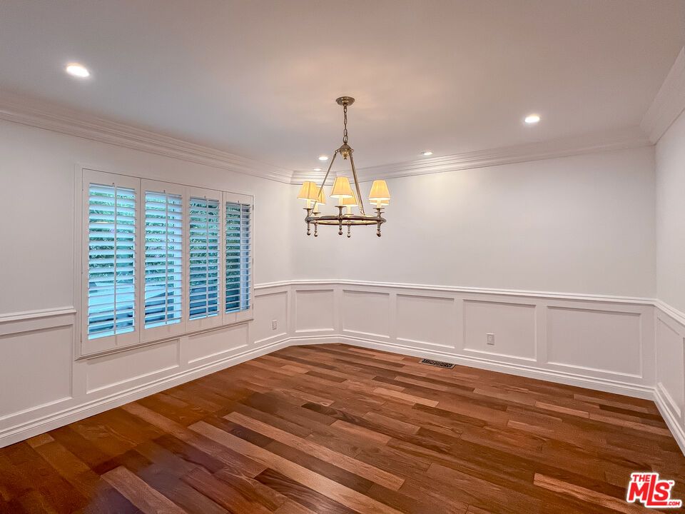 Chandelier, Empty room, Interior, Recessed Lighting, Wood Texture Flooring
