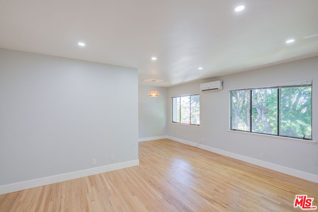 Empty room, Interior, Pendant Lights, Recessed Lighting, Wood Texture Flooring