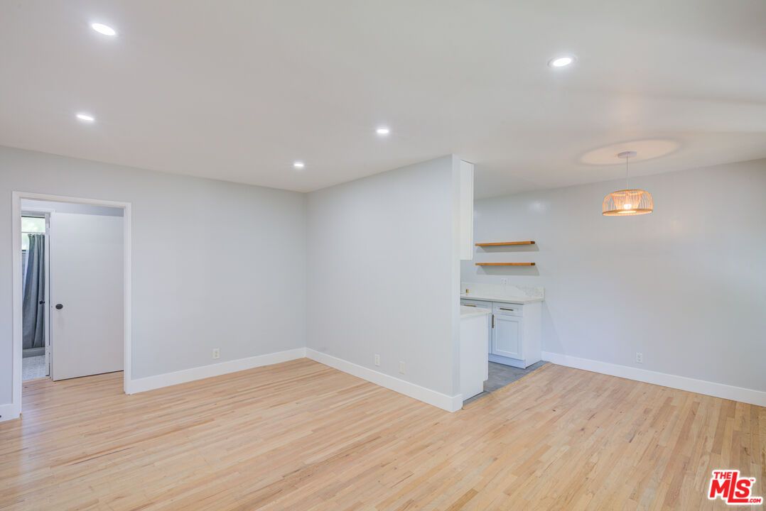 Empty room, Interior, Pendant Lights, Recessed Lighting, Wood Texture Flooring