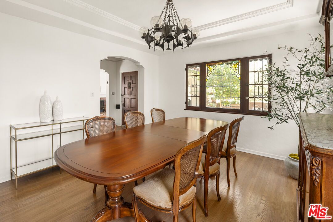 Chandelier, Dining room, Interior, Wood Texture Flooring