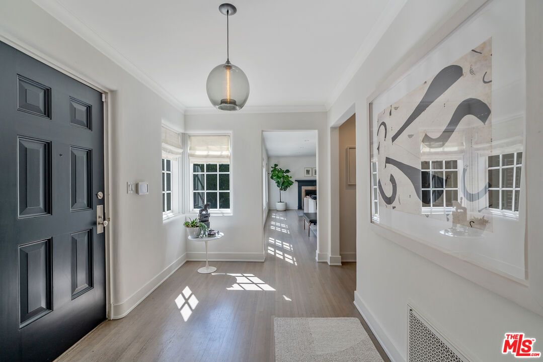 Interior, Pendant Lights, Wood Texture Flooring