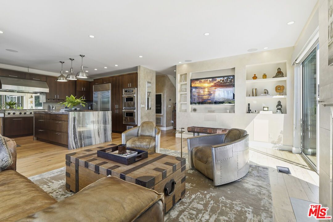 Interior, Kitchen, Living room, Pendant Lights, Recessed Lighting, Stainless Steel Appliances, Wood Texture Flooring