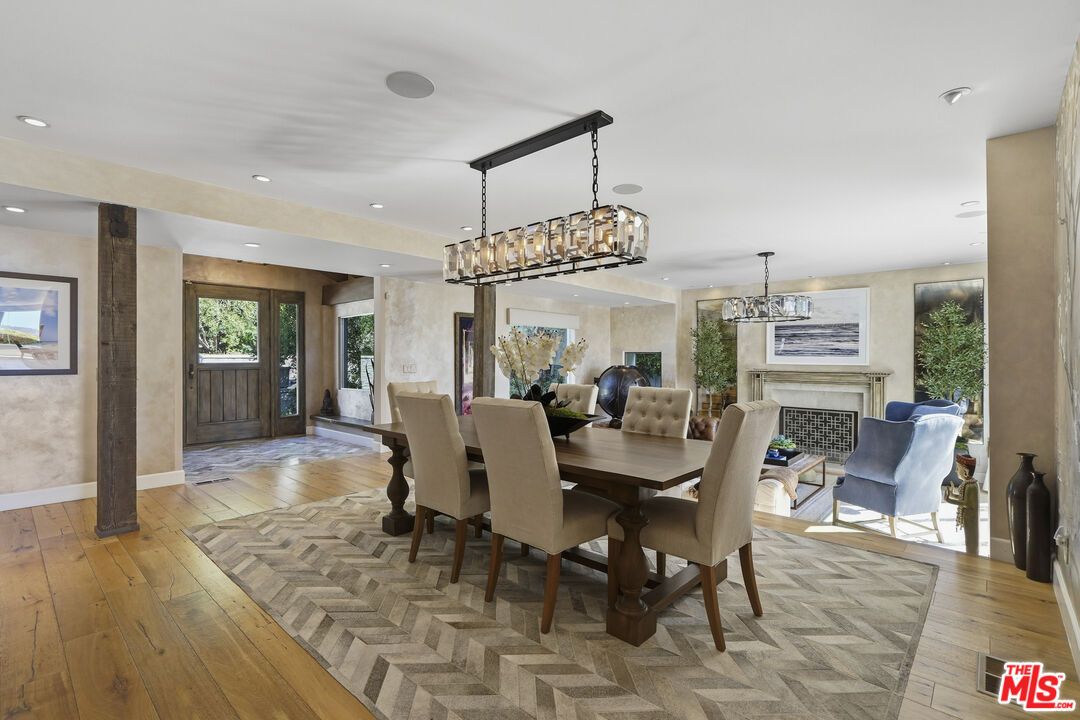 Chandelier, Dining room, Fireplace, Interior, Recessed Lighting, Wood Texture Flooring