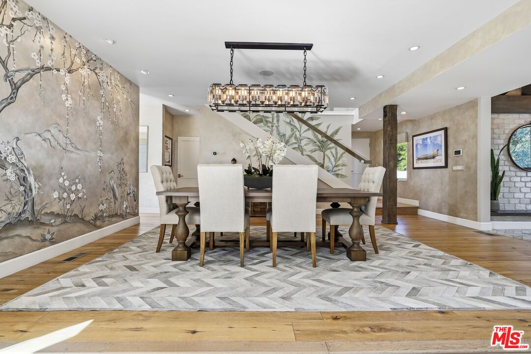 Chandelier, Dining room, Interior, Recessed Lighting, Wood Texture Flooring