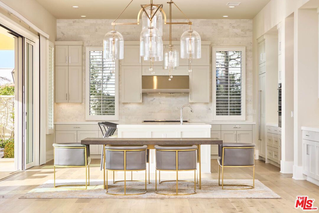 Dining room, Interior, Kitchen, Pendant Lights, Recessed Lighting, Wood Texture Flooring